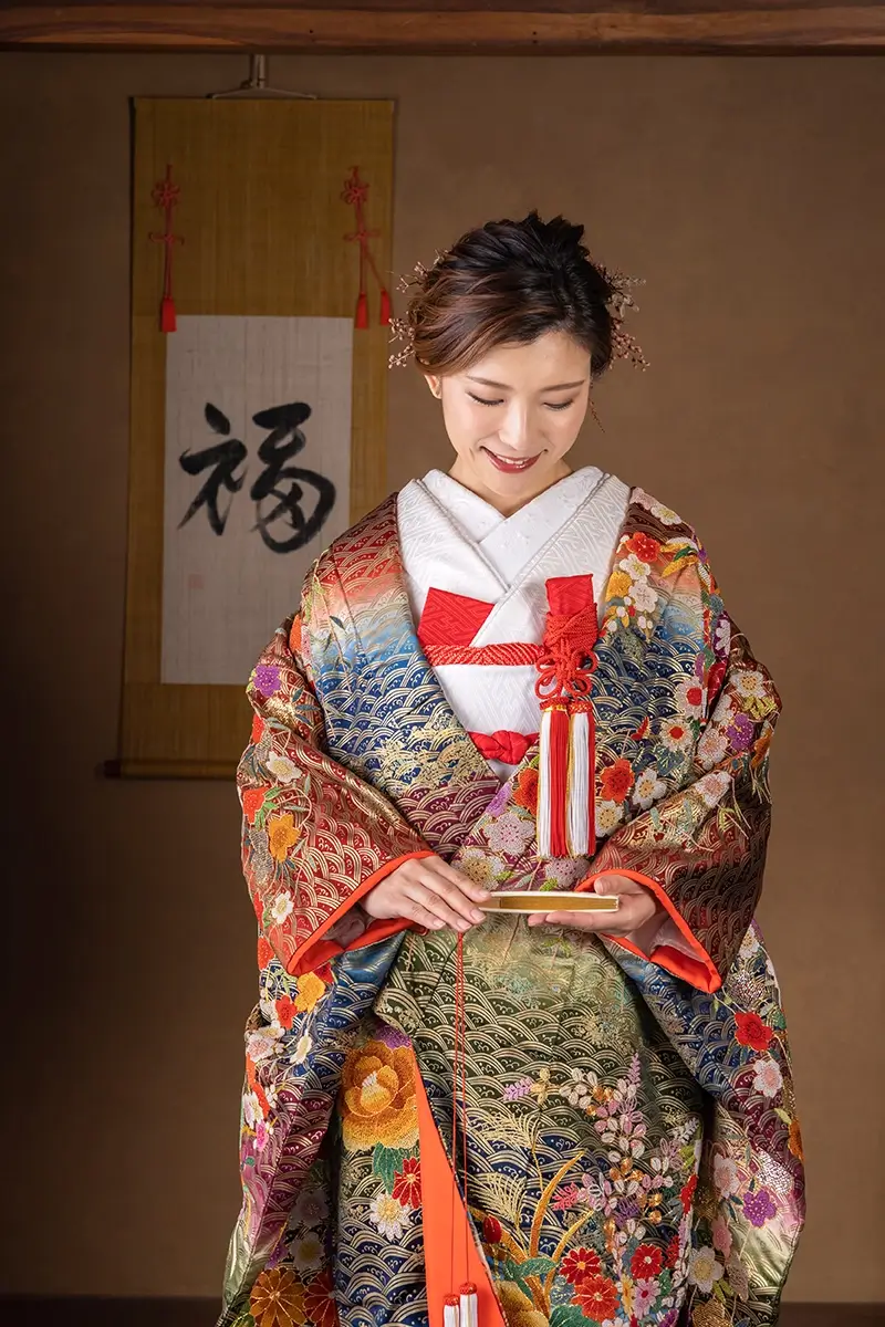 ワンランク上の衣装、荘厳美麗