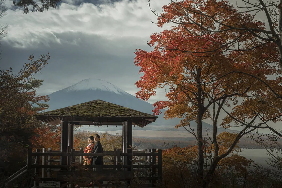 focus_autumnleaves13 鎌倉・瑞泉寺の山奥で色打掛の和装前撮り、自然に囲まれた静かな婚礼ウェディングフォト