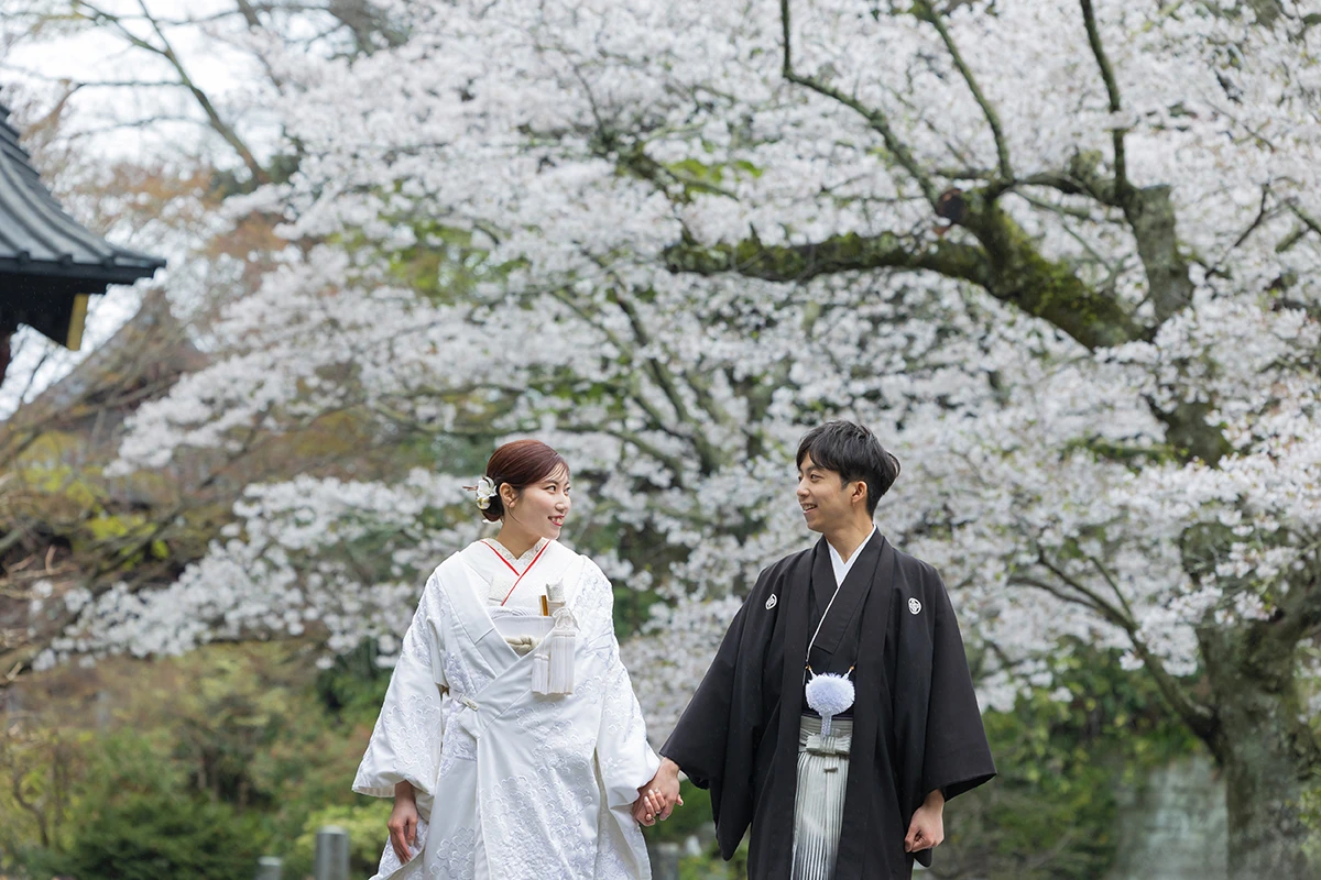 鎌倉・瑞泉寺の山奥で色打掛の和装前撮り、自然に囲まれた静かな婚礼ウェディングフォト