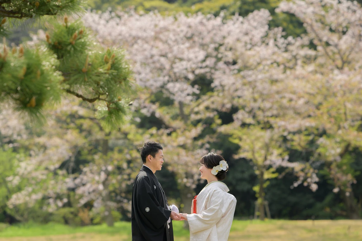 鎌倉・瑞泉寺の山奥で色打掛の和装前撮り、自然に囲まれた静かな婚礼ウェディングフォト