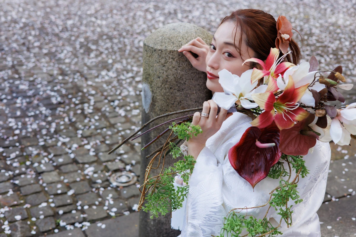 鎌倉・瑞泉寺の山奥で色打掛の和装前撮り、自然に囲まれた静かな婚礼ウェディングフォト