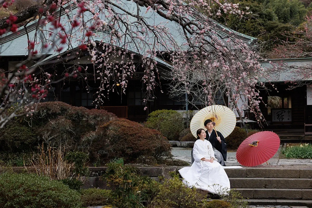 鎌倉・瑞泉寺の山奥で色打掛の和装前撮り、自然に囲まれた静かな婚礼ウェディングフォト