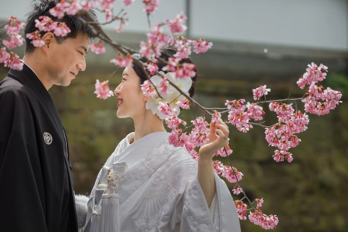 鎌倉・瑞泉寺の山奥で色打掛の和装前撮り、自然に囲まれた静かな婚礼ウェディングフォト