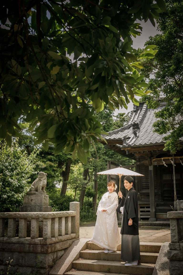 白無垢　隣の神社でお二人