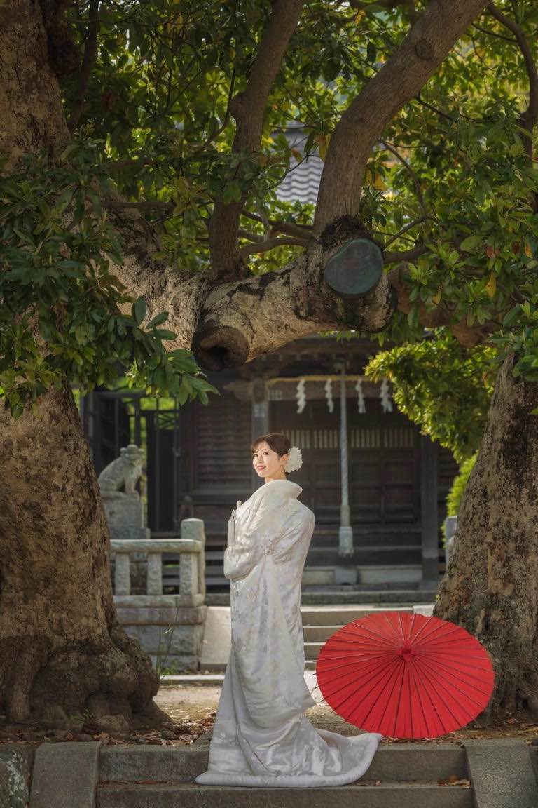 白無垢　後ろ姿