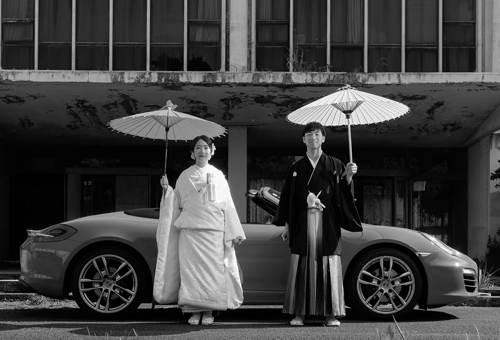 愛車（車・バイク）とフォトウェディングはできる？前撮りで大切な車と撮影する魅力やポイントを紹介