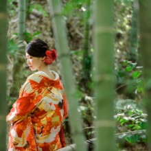 鎌倉・檑亭で秋に撮影した和装前撮り 鎌倉・檑亭で色打掛を着用した新婦が写る和装前撮り