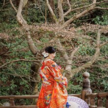 鎌倉・妙本寺で冬に撮影した和装前撮り 鎌倉・妙本寺で色打掛を着用した新婦が写る和装前撮り