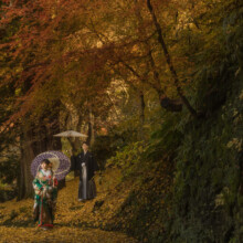 鎌倉・浄智寺 2021.12.17 和装が映える紅葉の浄智寺での前撮り。季節感あふれるウェディングフォトに