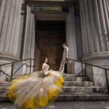 東京・日本橋 2023.05.27 日本橋の街並みと西洋建築を背景にした洋装ウェディングフォト前撮り