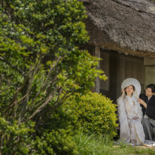 鎌倉・檑亭 2022.05.04 緑深い時期に寄り添う和装姿の新郎新婦の前撮り