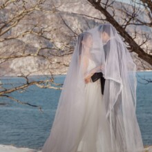 栃木・ザ・リッツ・カールトン,日光 2023.01.30 ザ・リッツ・カールトン,日光にガーデンでベールに包まれるカップル