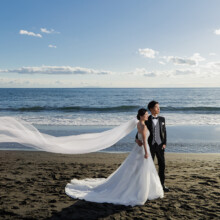 鎌倉・七里ガ浜 2023.12.01 七里ガ浜の海風にドレスが揺れ、映画のような一枚が生まれるロケーションフォト