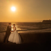 鎌倉・七里ガ浜 2023.12.03 七里ガ浜の夕日に照らされるふたりを、幻想的なシルエットで残すウェディング撮影