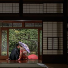 東京・昭和の家 2023.09.02 縁側に座って自然光に包まれる、昭和の家での和装フォトウェディング