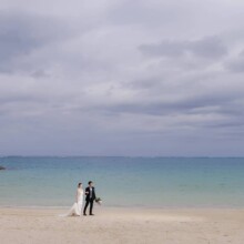 沖縄の海と空に包まれて、永遠の一枚を