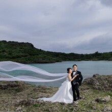 青い海と自然の楽園で残す、特別な洋装ウェディングフォト