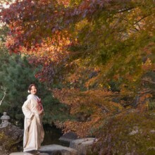 自然豊かな葉山しおさい公園で撮る、紅葉と白無垢の和装前撮り