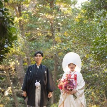 葉山しおさい公園の自然に溶け込む、和装前撮り・白無垢の花嫁姿