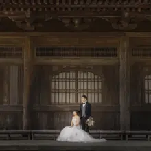 鎌倉・建長寺 2022.03.07 鎌倉・建長寺で、静寂の中写真に残す、洋装姿の新郎新婦のフォトウェディング