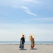 由比ガ浜の砂浜で残す、洋装も和装も映える前撮りウェディングフォト